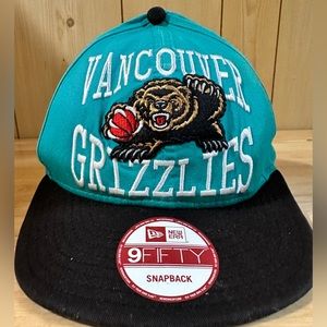 Vintage New Era Vancouver Grizzlies snap back hat